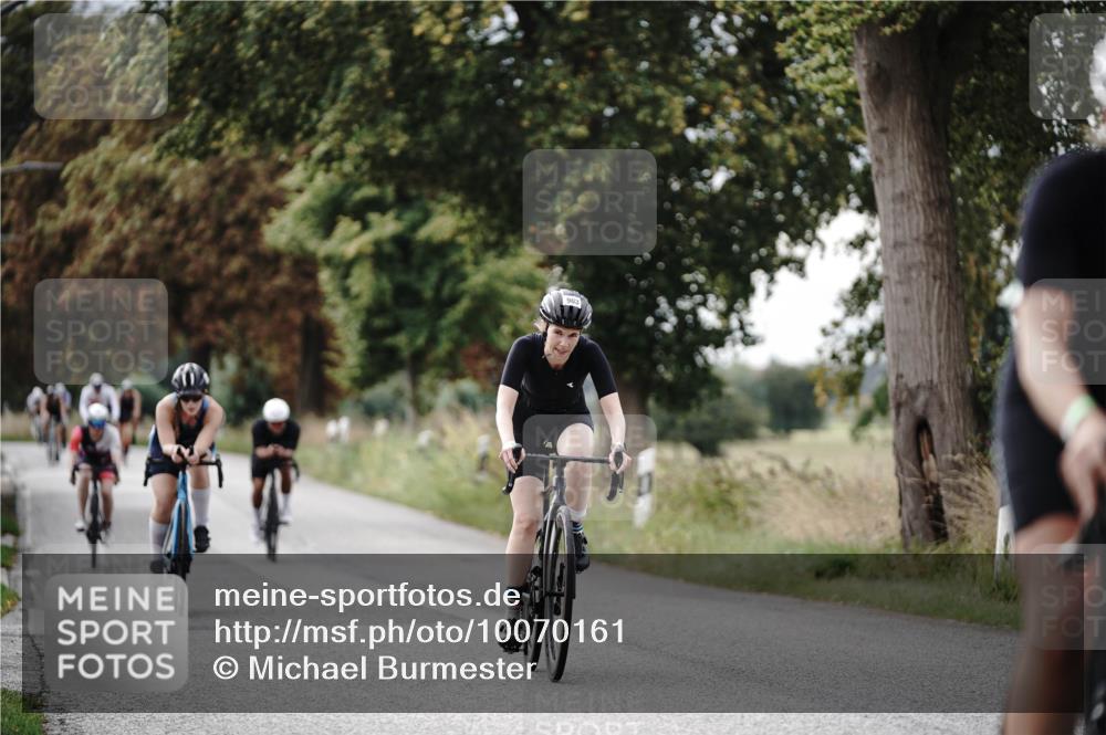 30.08.2026 - Elbe Triathlon Hamburg Michael Burmester http://msf.ph/oto/10070161 30.08.2026 09:52:34 Radfahren 389, 425, 439, 668, 732, 739, 811, 849, 889, 903 meine-sportfotos.de