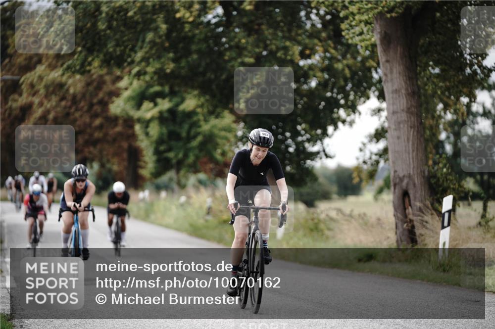 30.08.2026 - Elbe Triathlon Hamburg Michael Burmester http://msf.ph/oto/10070162 30.08.2026 09:52:34 Radfahren 389, 425, 439, 668, 732, 739, 811, 849, 889, 903 meine-sportfotos.de