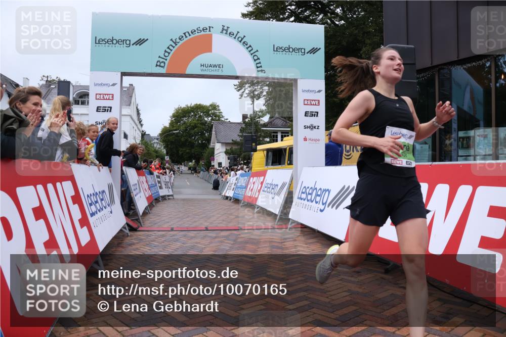30.08.2026 - Blankeneser Heldenlauf Lena Gebhardt http://msf.ph/oto/10070165 30.08.2026 10:06:15 Ziel 5408 meine-sportfotos.de