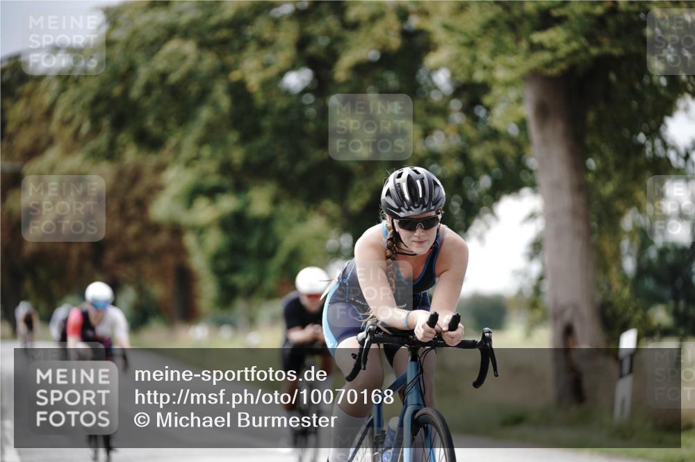 30.08.2026 - Elbe Triathlon Hamburg Michael Burmester http://msf.ph/oto/10070168 30.08.2026 09:52:36 Radfahren 389, 425, 439, 739, 811, 834, 889, 903 meine-sportfotos.de