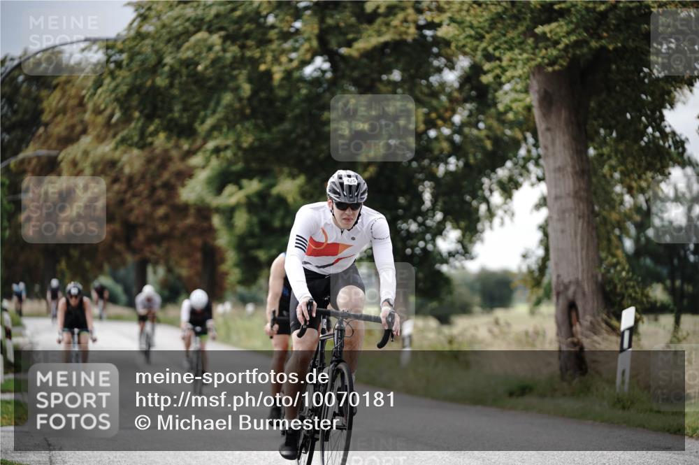 30.08.2026 - Elbe Triathlon Hamburg Michael Burmester http://msf.ph/oto/10070181 30.08.2026 09:52:41 Radfahren 386, 425, 428, 739, 789, 834 meine-sportfotos.de
