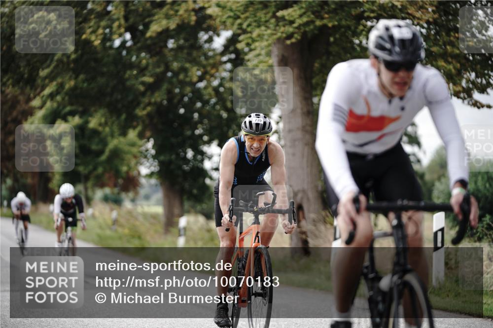 30.08.2026 - Elbe Triathlon Hamburg Michael Burmester http://msf.ph/oto/10070183 30.08.2026 09:52:42 Radfahren 386, 425, 428, 739, 789, 834 meine-sportfotos.de