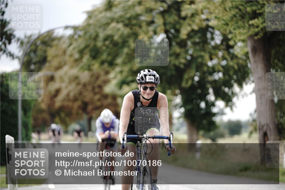 30.08.2026 - Elbe Triathlon Hamburg Michael Burmester http://msf.ph/oto/10070186 30.08.2026 09:52:44 Radfahren 386, 425, 428, 573, 739, 789, 834 meine-sportfotos.de