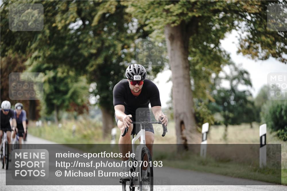 30.08.2026 - Elbe Triathlon Hamburg Michael Burmester http://msf.ph/oto/10070193 30.08.2026 09:52:51 Radfahren 415, 573, 606, 634, 663, 721, 791, 855, 908 meine-sportfotos.de