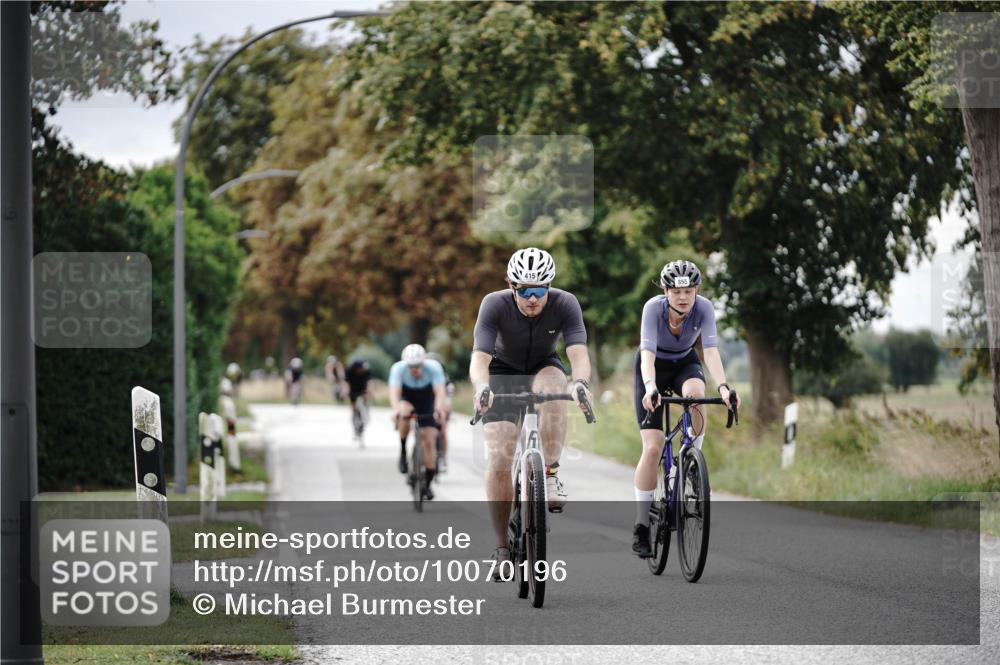 30.08.2026 - Elbe Triathlon Hamburg Michael Burmester http://msf.ph/oto/10070196 30.08.2026 09:52:52 Radfahren 415, 573, 606, 634, 663, 721, 791, 855, 908 meine-sportfotos.de