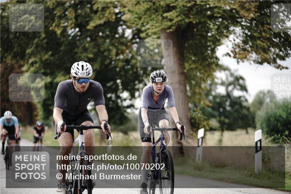 30.08.2026 - Elbe Triathlon Hamburg Michael Burmester http://msf.ph/oto/10070202 30.08.2026 09:52:53 Radfahren 415, 573, 606, 634, 663, 721, 791, 855, 908 meine-sportfotos.de