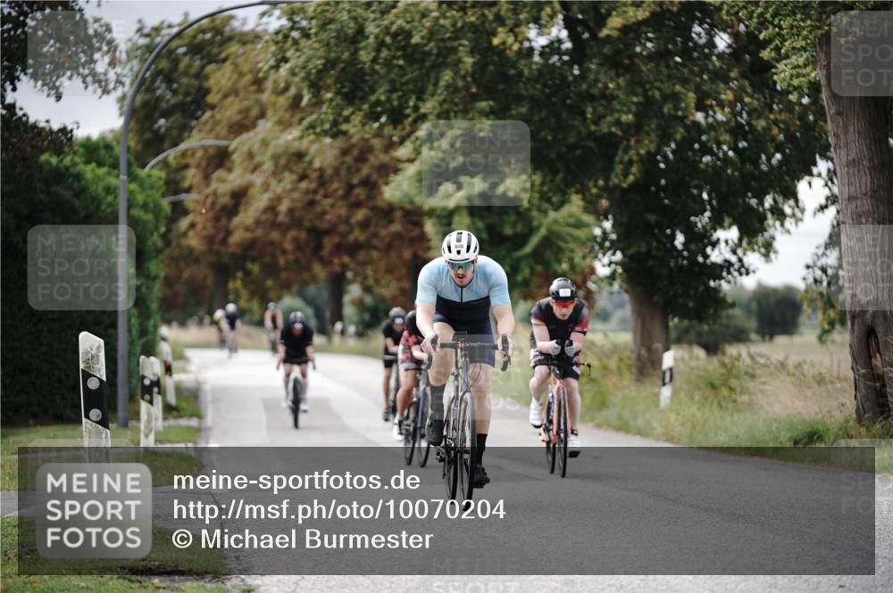 30.08.2026 - Elbe Triathlon Hamburg Michael Burmester http://msf.ph/oto/10070204 30.08.2026 09:52:54 Radfahren 415, 606, 634, 663, 721, 791, 855, 908 meine-sportfotos.de
