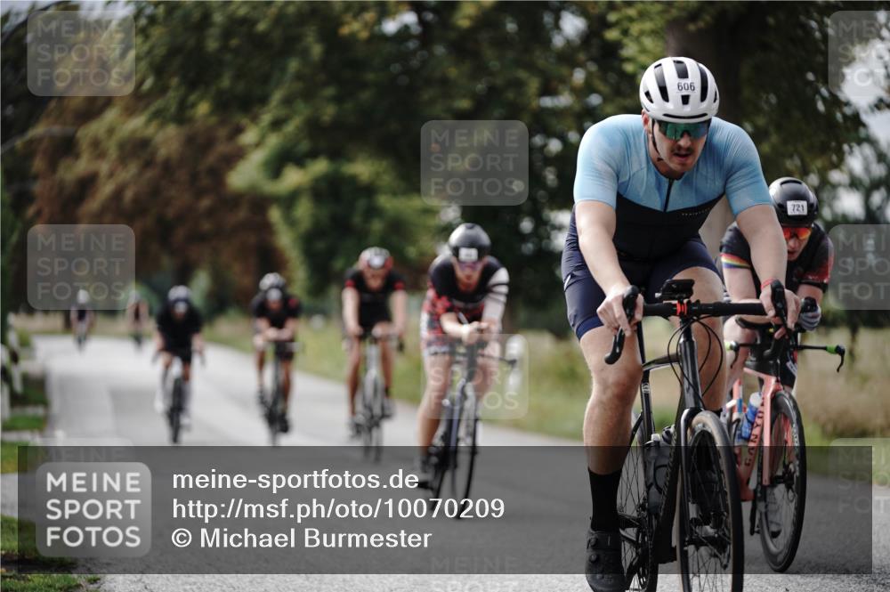 30.08.2026 - Elbe Triathlon Hamburg Michael Burmester http://msf.ph/oto/10070209 30.08.2026 09:52:55 Radfahren 415, 606, 634, 663, 721, 791, 855, 908 meine-sportfotos.de
