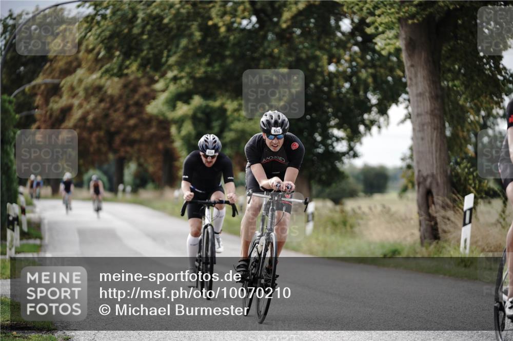 30.08.2026 - Elbe Triathlon Hamburg Michael Burmester http://msf.ph/oto/10070210 30.08.2026 09:52:57 Radfahren 392, 606, 634, 663, 721, 791, 908 meine-sportfotos.de