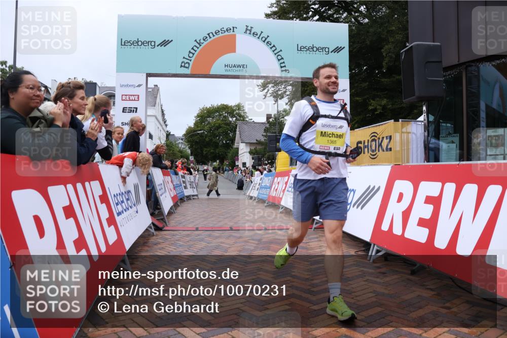 30.08.2026 - Blankeneser Heldenlauf Lena Gebhardt http://msf.ph/oto/10070231 30.08.2026 10:06:36 Ziel 1365, 1367 meine-sportfotos.de