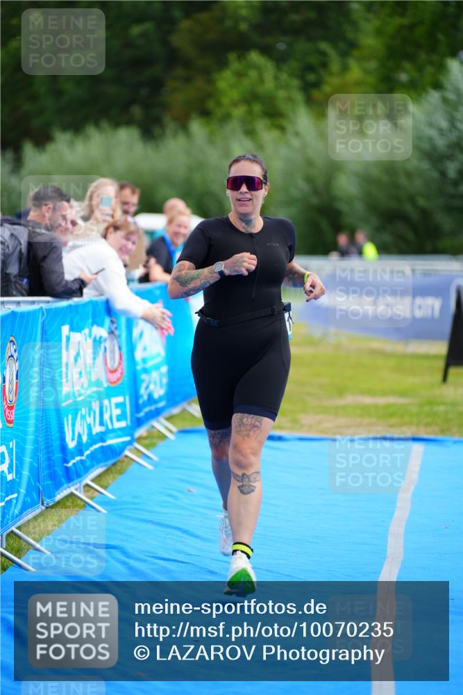 30.08.2026 - Elbe Triathlon Hamburg LAZAROV Photography http://msf.ph/oto/10070235 30.08.2026 12:48:03 Ziel 1642, 1730 meine-sportfotos.de
