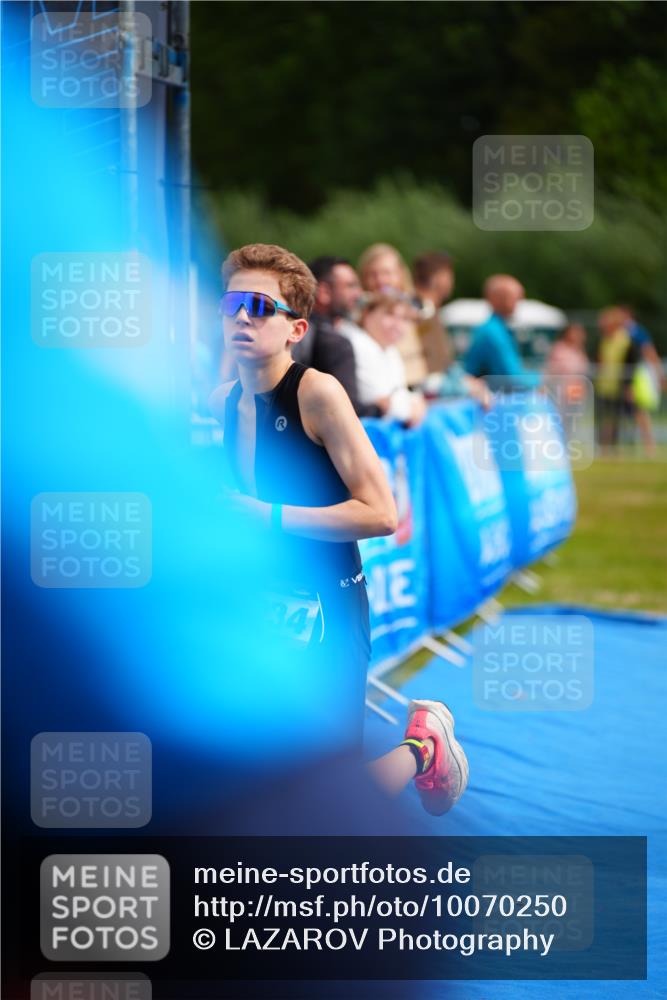 30.08.2026 - Elbe Triathlon Hamburg LAZAROV Photography http://msf.ph/oto/10070250 30.08.2026 12:48:13 Ziel 1734 meine-sportfotos.de