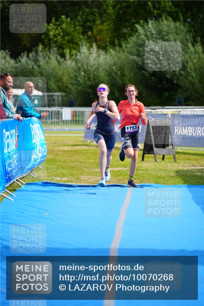 30.08.2026 - Elbe Triathlon Hamburg LAZAROV Photography http://msf.ph/oto/10070268 30.08.2026 12:49:03 Ziel 1753, 1756 meine-sportfotos.de