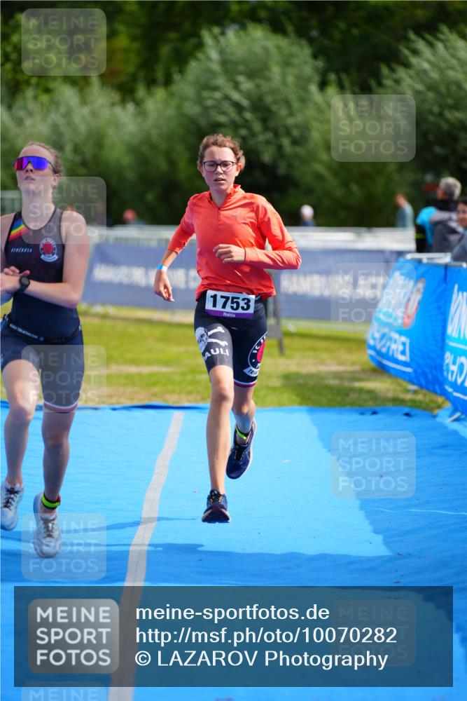30.08.2026 - Elbe Triathlon Hamburg LAZAROV Photography http://msf.ph/oto/10070282 30.08.2026 12:49:04 Ziel 1753, 1756 meine-sportfotos.de