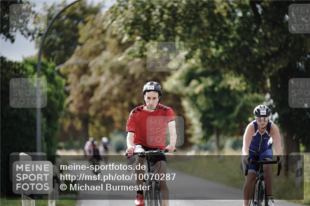 30.08.2026 - Elbe Triathlon Hamburg Michael Burmester http://msf.ph/oto/10070287 30.08.2026 09:53:42 Radfahren 320, 575, 632, 773, 833, 929, 965 meine-sportfotos.de
