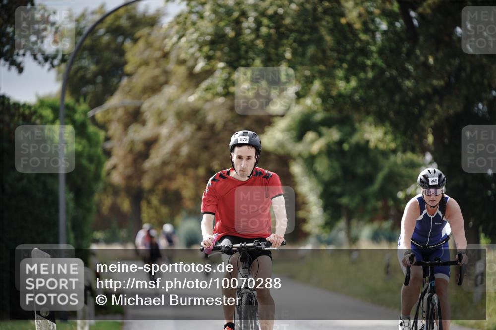 30.08.2026 - Elbe Triathlon Hamburg Michael Burmester http://msf.ph/oto/10070288 30.08.2026 09:53:43 Radfahren 575, 632, 833, 929, 965 meine-sportfotos.de