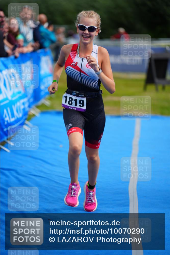 30.08.2026 - Elbe Triathlon Hamburg LAZAROV Photography http://msf.ph/oto/10070290 30.08.2026 12:51:41 Ziel 1819 meine-sportfotos.de
