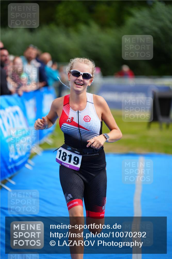30.08.2026 - Elbe Triathlon Hamburg LAZAROV Photography http://msf.ph/oto/10070292 30.08.2026 12:51:41 Ziel 1819 meine-sportfotos.de