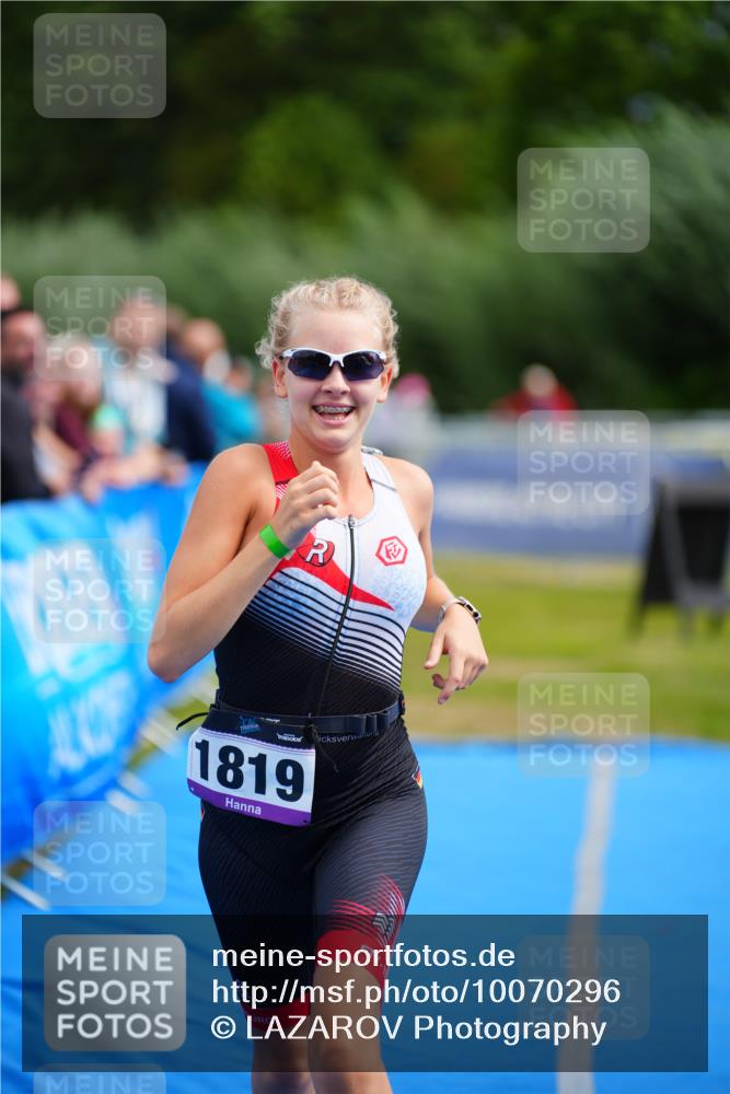 30.08.2026 - Elbe Triathlon Hamburg LAZAROV Photography http://msf.ph/oto/10070296 30.08.2026 12:51:41 Ziel 1819 meine-sportfotos.de