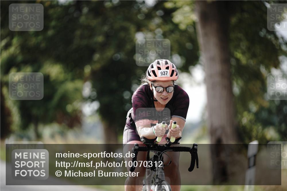 30.08.2026 - Elbe Triathlon Hamburg Michael Burmester http://msf.ph/oto/10070312 30.08.2026 09:54:00 Radfahren 813, 937 meine-sportfotos.de