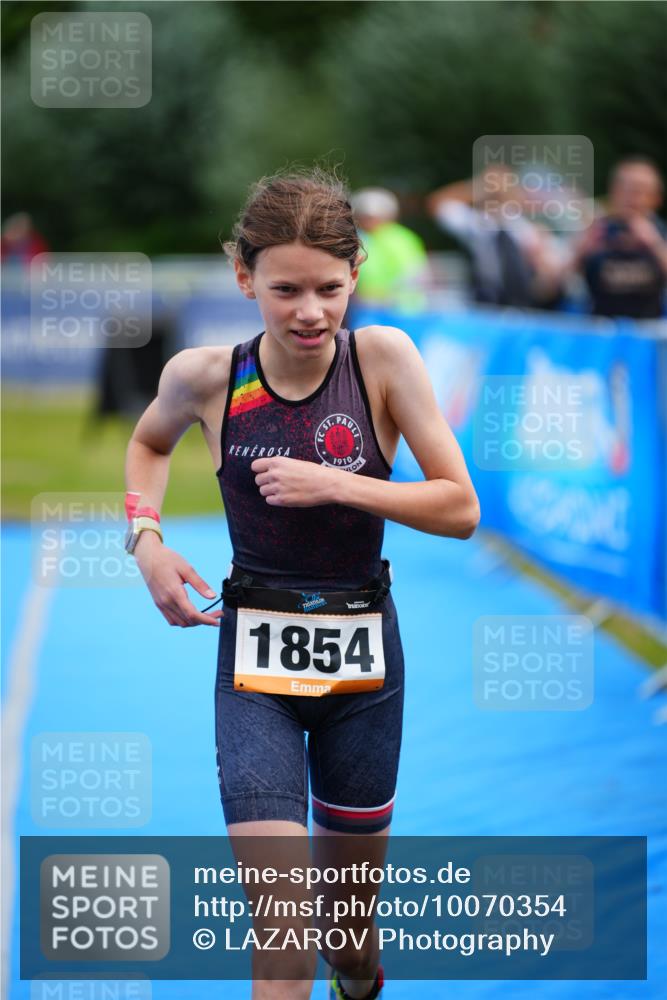 30.08.2026 - Elbe Triathlon Hamburg LAZAROV Photography http://msf.ph/oto/10070354 30.08.2026 12:52:14 Ziel 1854 meine-sportfotos.de