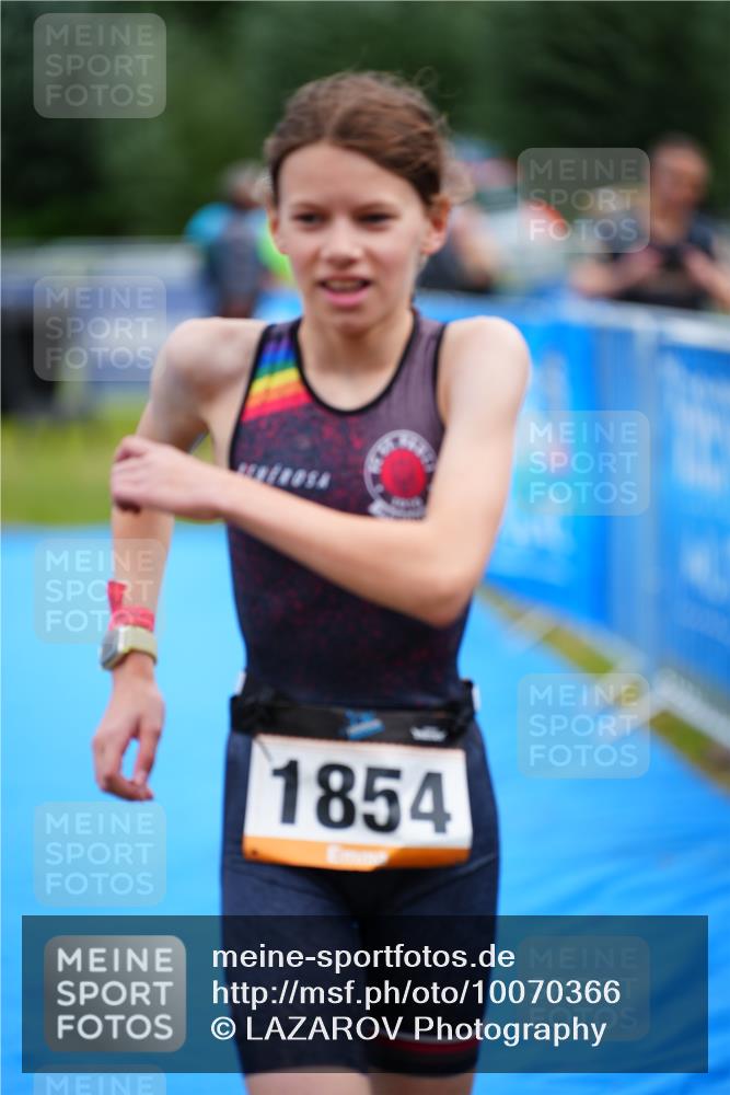 30.08.2026 - Elbe Triathlon Hamburg LAZAROV Photography http://msf.ph/oto/10070366 30.08.2026 12:52:15 Ziel 1854 meine-sportfotos.de