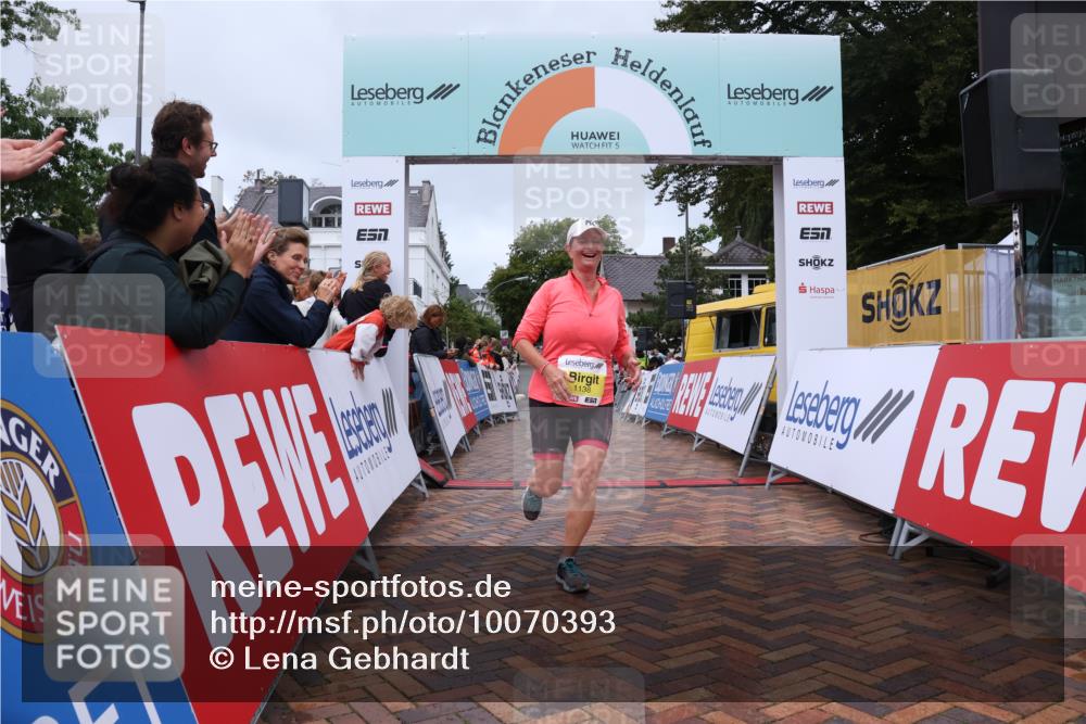 30.08.2026 - Blankeneser Heldenlauf Lena Gebhardt http://msf.ph/oto/10070393 30.08.2026 10:07:56 Ziel 1138 meine-sportfotos.de