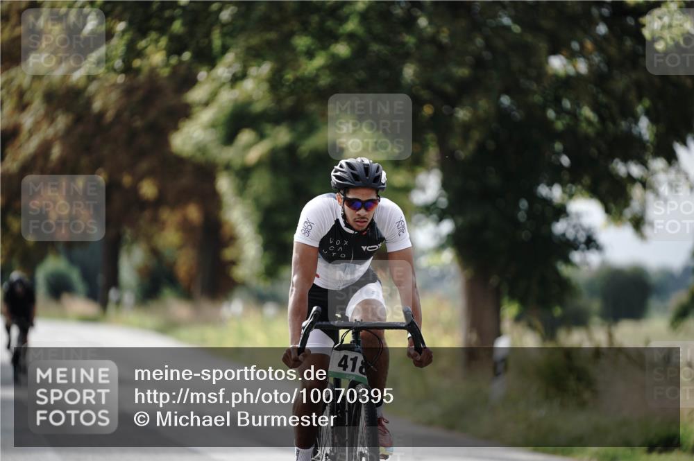 30.08.2026 - Elbe Triathlon Hamburg Michael Burmester http://msf.ph/oto/10070395 30.08.2026 09:54:52 Radfahren 400, 418, 541, 583, 729 meine-sportfotos.de
