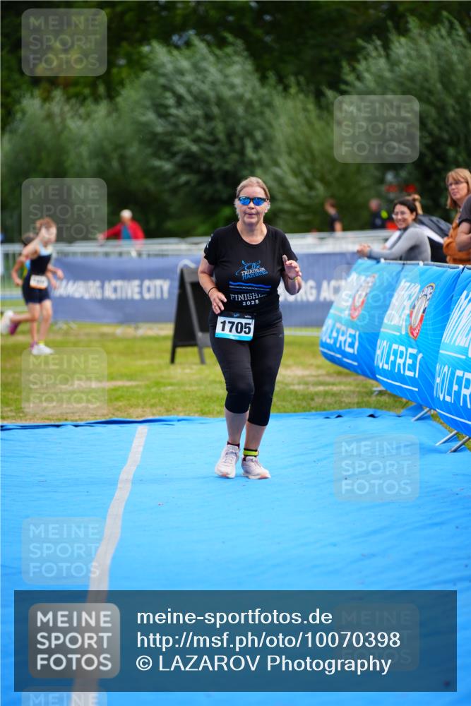 30.08.2026 - Elbe Triathlon Hamburg LAZAROV Photography http://msf.ph/oto/10070398 30.08.2026 12:52:49 Ziel 1705 meine-sportfotos.de