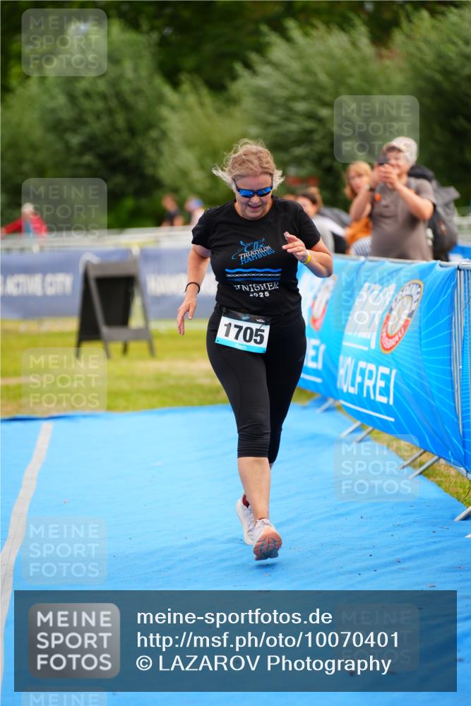 30.08.2026 - Elbe Triathlon Hamburg LAZAROV Photography http://msf.ph/oto/10070401 30.08.2026 12:52:51 Ziel 1705 meine-sportfotos.de