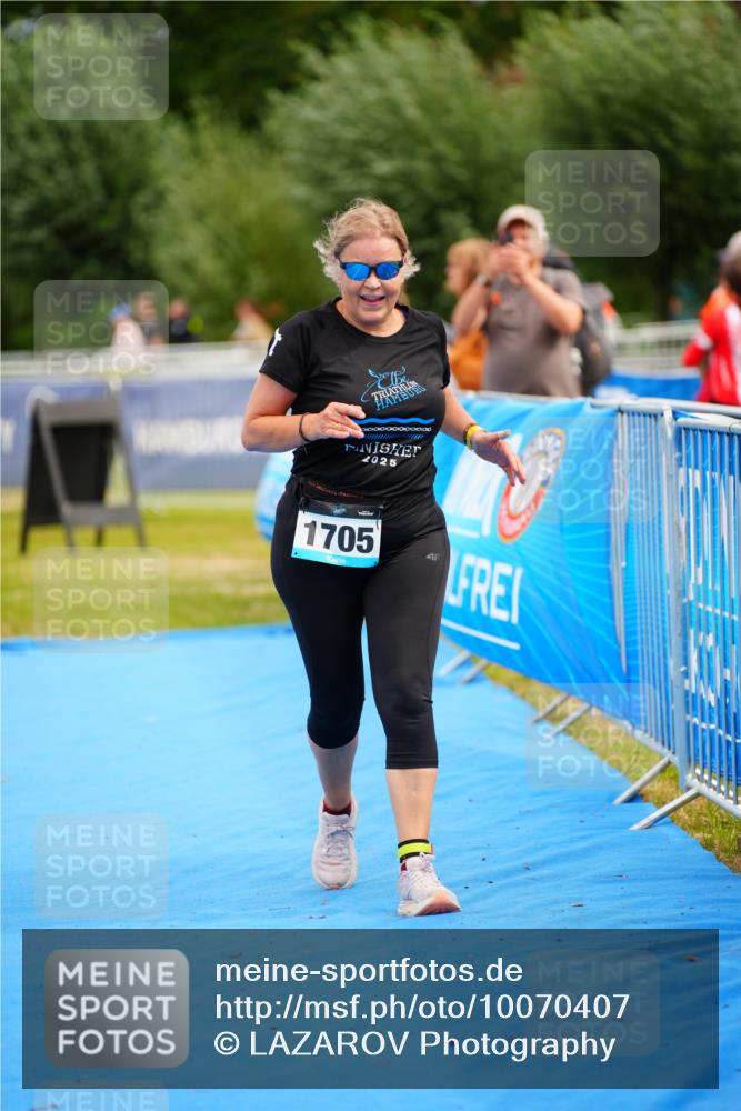 30.08.2026 - Elbe Triathlon Hamburg LAZAROV Photography http://msf.ph/oto/10070407 30.08.2026 12:52:51 Ziel 1705 meine-sportfotos.de
