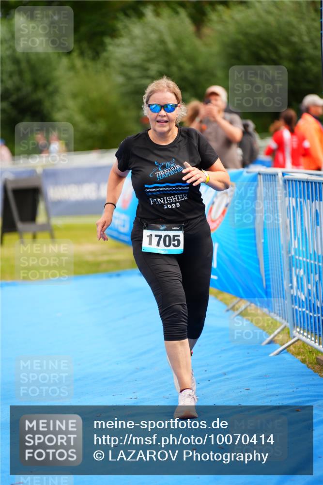 30.08.2026 - Elbe Triathlon Hamburg LAZAROV Photography http://msf.ph/oto/10070414 30.08.2026 12:52:52 Ziel 1705 meine-sportfotos.de