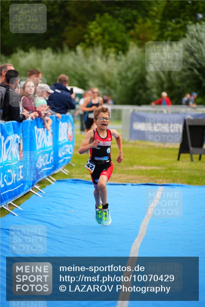 30.08.2026 - Elbe Triathlon Hamburg LAZAROV Photography http://msf.ph/oto/10070429 30.08.2026 12:53:02 Ziel 1755, 1768, 1842 meine-sportfotos.de
