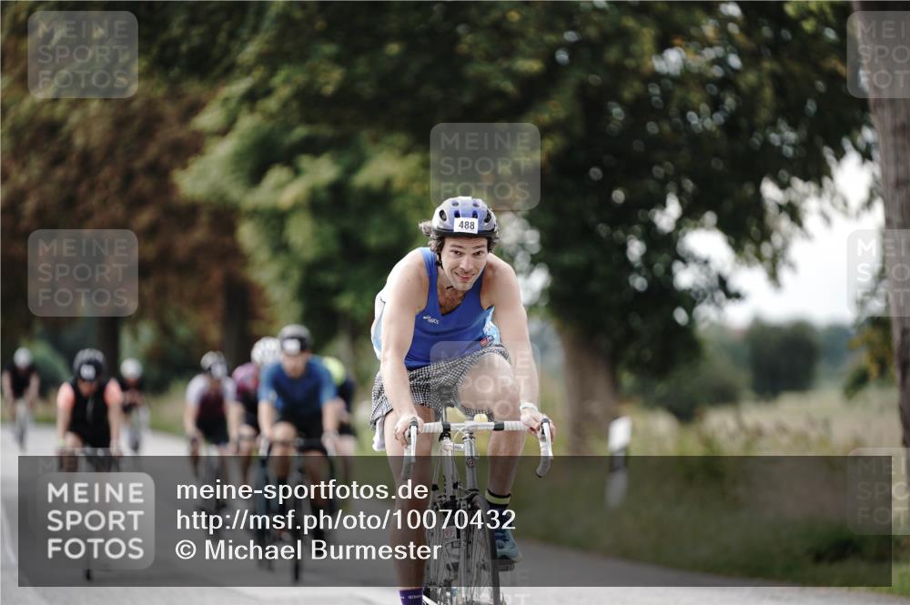 30.08.2026 - Elbe Triathlon Hamburg Michael Burmester http://msf.ph/oto/10070432 30.08.2026 09:55:23 Radfahren 457, 488, 528, 534, 617, 628, 633, 939, 961, 967 meine-sportfotos.de