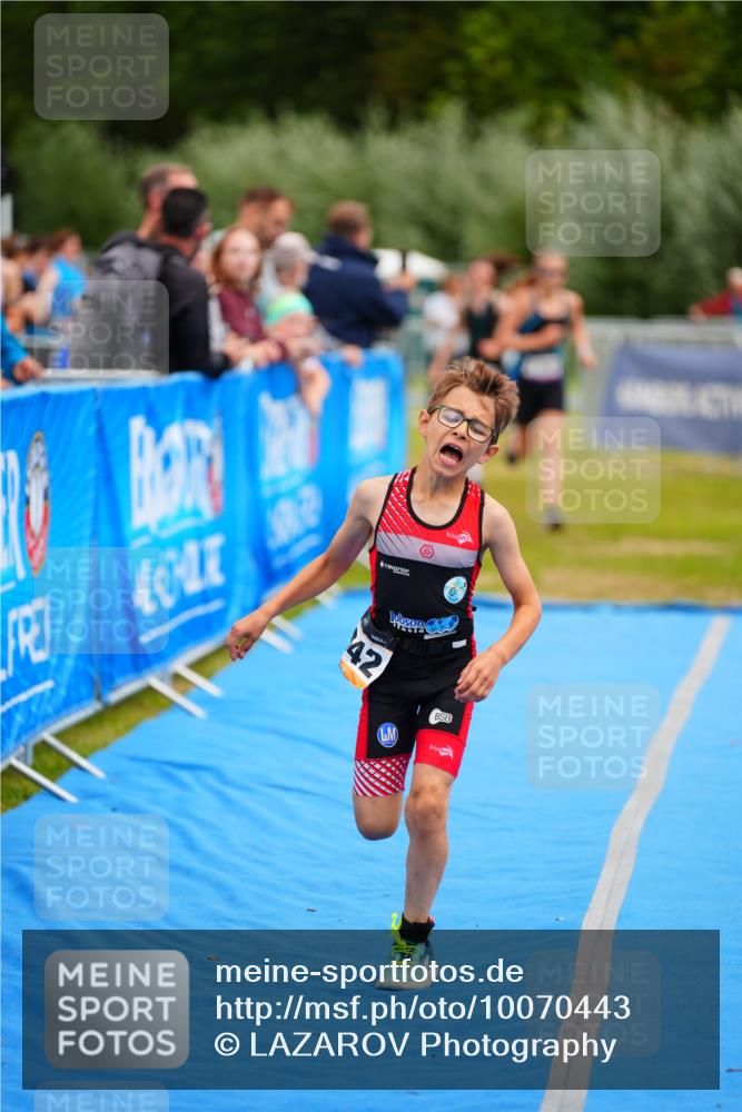 30.08.2026 - Elbe Triathlon Hamburg LAZAROV Photography http://msf.ph/oto/10070443 30.08.2026 12:53:03 Ziel 1755, 1768, 1842 meine-sportfotos.de