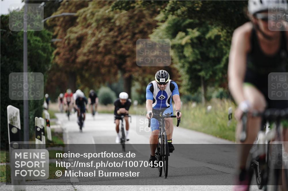 30.08.2026 - Elbe Triathlon Hamburg Michael Burmester http://msf.ph/oto/10070450 30.08.2026 09:55:34 Radfahren 289, 353, 441, 557, 669 meine-sportfotos.de
