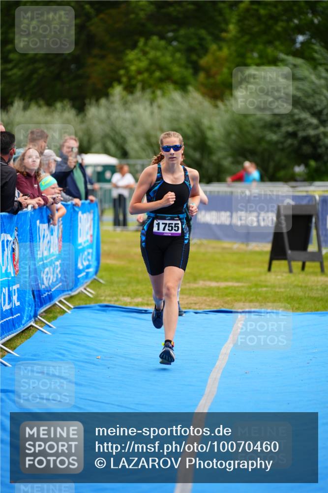 30.08.2026 - Elbe Triathlon Hamburg LAZAROV Photography http://msf.ph/oto/10070460 30.08.2026 12:53:06 Ziel 1755, 1768, 1842 meine-sportfotos.de