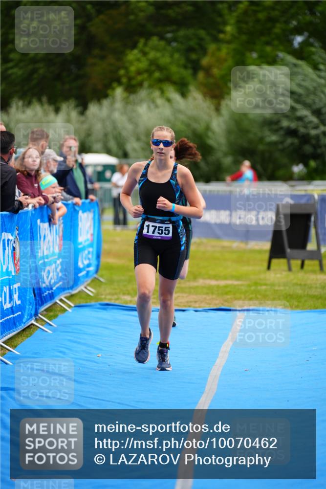 30.08.2026 - Elbe Triathlon Hamburg LAZAROV Photography http://msf.ph/oto/10070462 30.08.2026 12:53:06 Ziel 1755, 1768, 1842 meine-sportfotos.de
