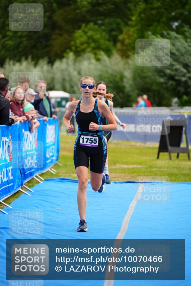 30.08.2026 - Elbe Triathlon Hamburg LAZAROV Photography http://msf.ph/oto/10070466 30.08.2026 12:53:06 Ziel 1755, 1768, 1842 meine-sportfotos.de