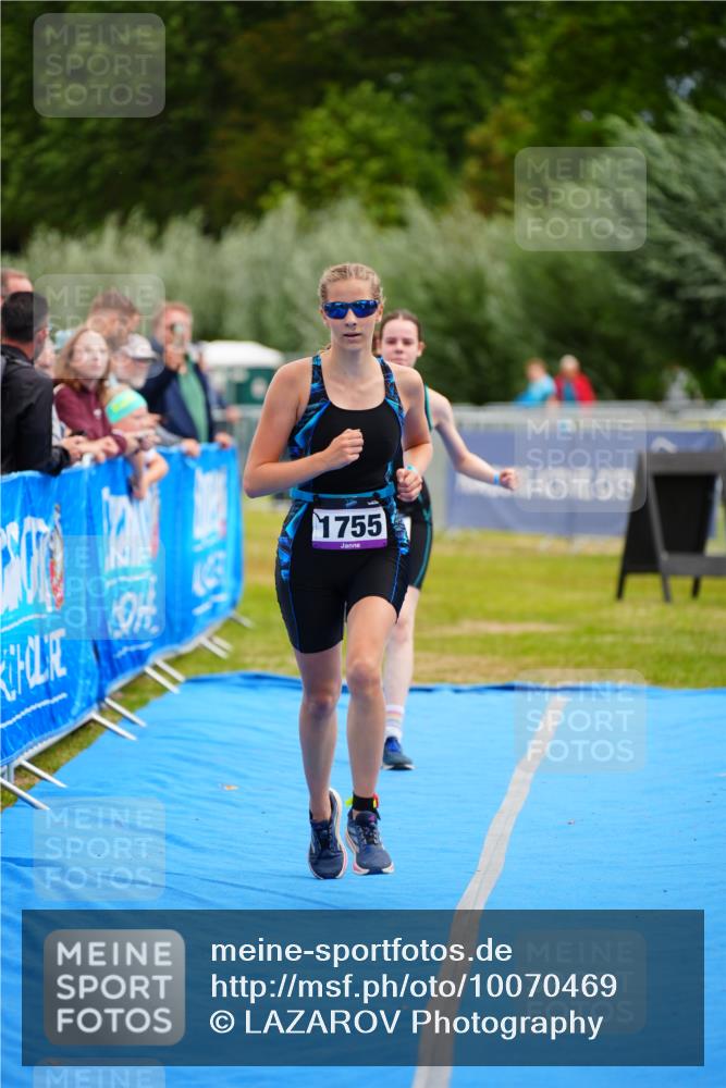 30.08.2026 - Elbe Triathlon Hamburg LAZAROV Photography http://msf.ph/oto/10070469 30.08.2026 12:53:07 Ziel 1755, 1768, 1842 meine-sportfotos.de