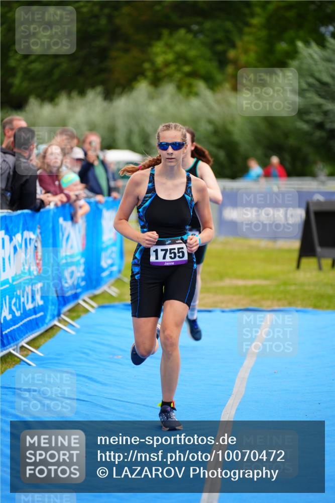 30.08.2026 - Elbe Triathlon Hamburg LAZAROV Photography http://msf.ph/oto/10070472 30.08.2026 12:53:07 Ziel 1755, 1768, 1842 meine-sportfotos.de