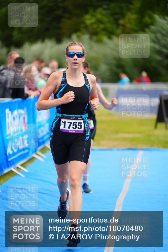 30.08.2026 - Elbe Triathlon Hamburg LAZAROV Photography http://msf.ph/oto/10070480 30.08.2026 12:53:07 Ziel 1755, 1768, 1842 meine-sportfotos.de