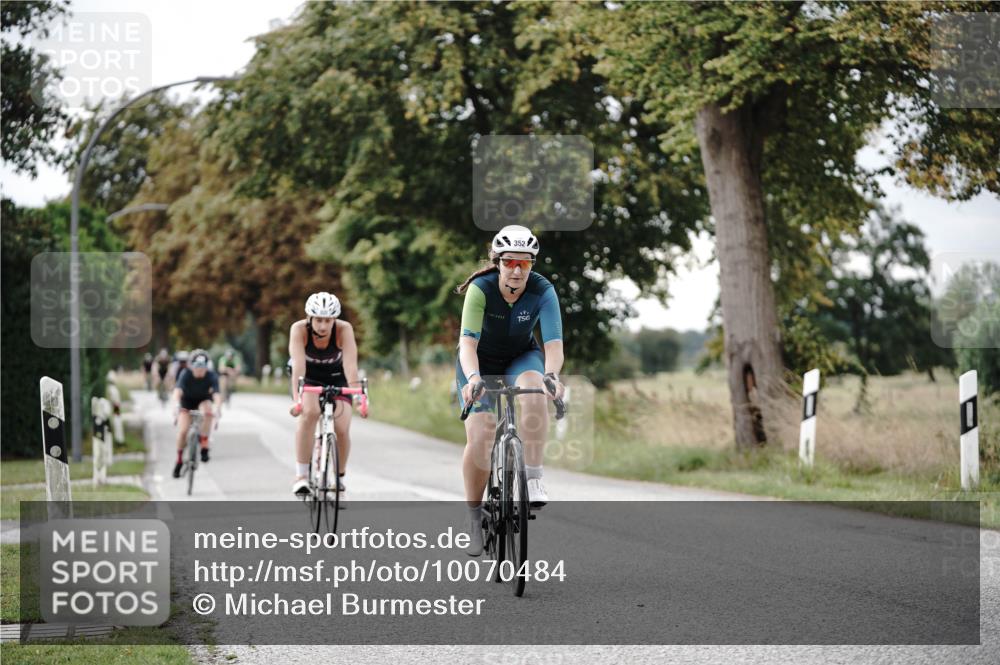 30.08.2026 - Elbe Triathlon Hamburg Michael Burmester http://msf.ph/oto/10070484 30.08.2026 09:55:49 Radfahren 352, 397, 410, 479, 576, 595, 621, 757, 820, 843, 872 meine-sportfotos.de