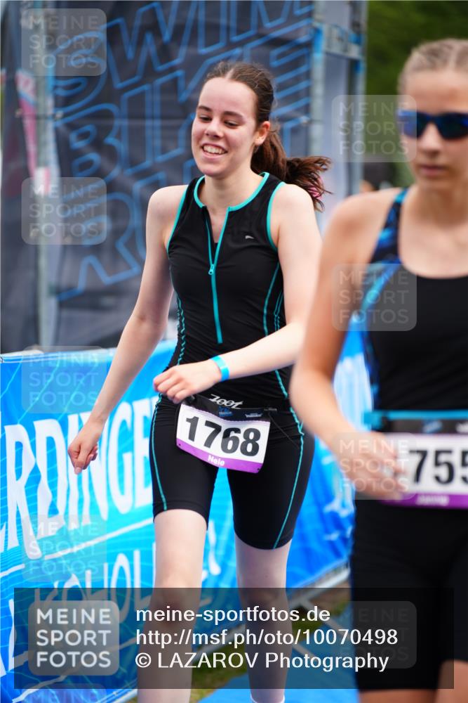 30.08.2026 - Elbe Triathlon Hamburg LAZAROV Photography http://msf.ph/oto/10070498 30.08.2026 12:53:09 Ziel 1731, 1755, 1768 meine-sportfotos.de