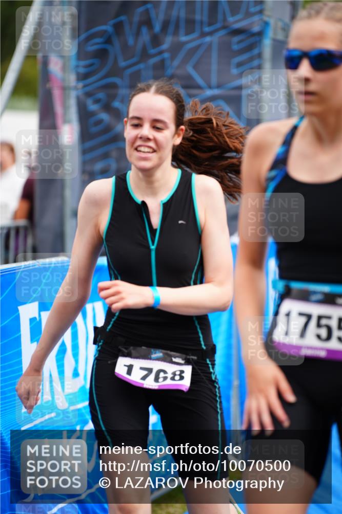 30.08.2026 - Elbe Triathlon Hamburg LAZAROV Photography http://msf.ph/oto/10070500 30.08.2026 12:53:09 Ziel 1731, 1755, 1768 meine-sportfotos.de