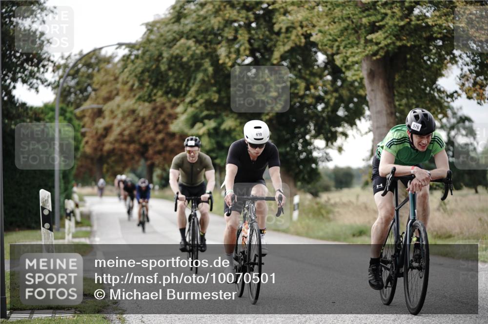 30.08.2026 - Elbe Triathlon Hamburg Michael Burmester http://msf.ph/oto/10070501 30.08.2026 09:55:56 Radfahren 399, 410, 437, 576, 756, 788, 872 meine-sportfotos.de