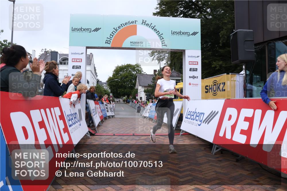 30.08.2026 - Blankeneser Heldenlauf Lena Gebhardt http://msf.ph/oto/10070513 30.08.2026 10:08:23 Ziel 5150, 5751 meine-sportfotos.de