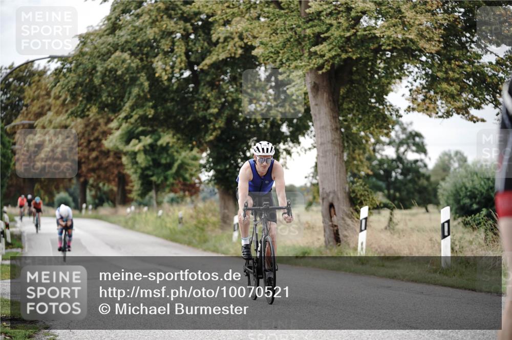 30.08.2026 - Elbe Triathlon Hamburg Michael Burmester http://msf.ph/oto/10070521 30.08.2026 09:56:04 Radfahren 581, 756, 902, 969 meine-sportfotos.de