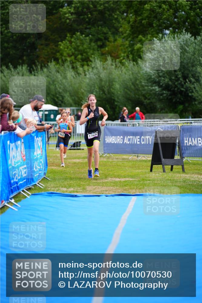 30.08.2026 - Elbe Triathlon Hamburg LAZAROV Photography http://msf.ph/oto/10070530 30.08.2026 12:53:35 Ziel 1757, 1769, 1852 meine-sportfotos.de