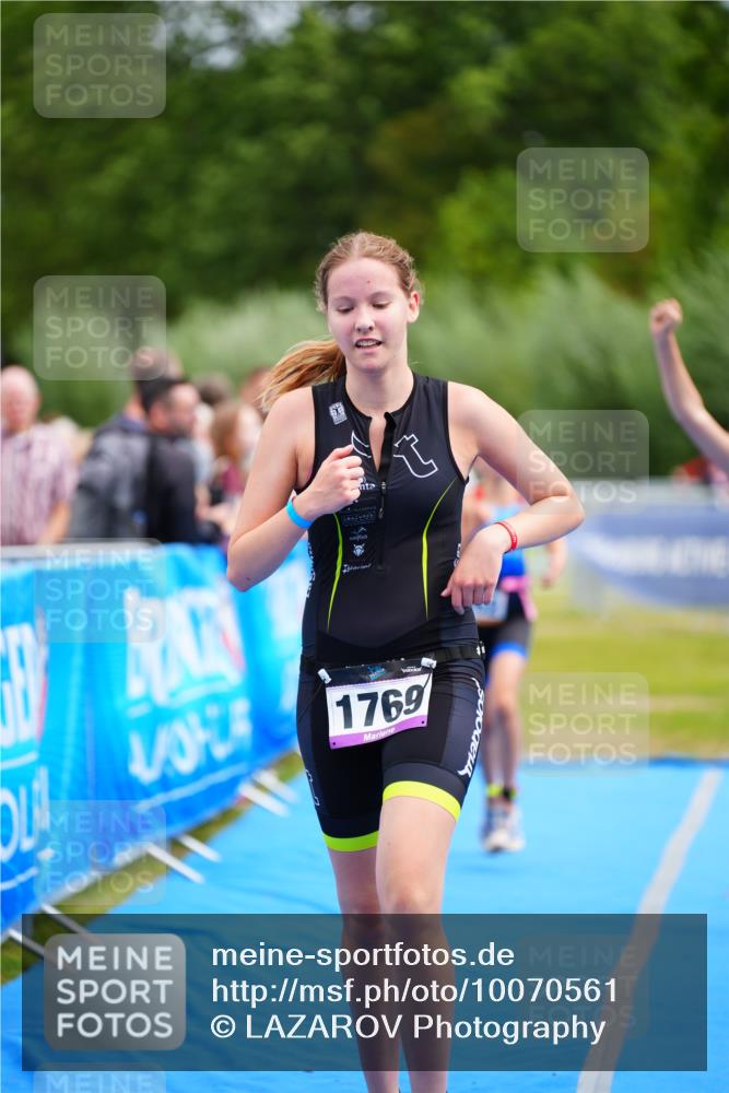 30.08.2026 - Elbe Triathlon Hamburg LAZAROV Photography http://msf.ph/oto/10070561 30.08.2026 12:53:40 Ziel 1757, 1769, 1852 meine-sportfotos.de